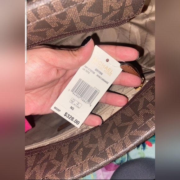 Michael Kors Brynn Extra Large Tole - Picture 2 of 6